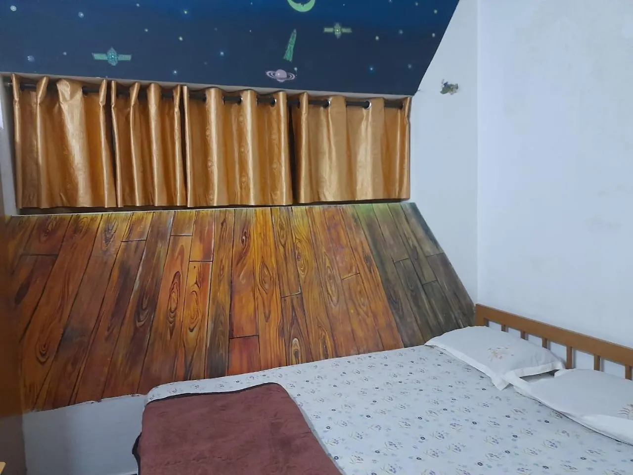 Starlit Holidays Home Anachal 招待所